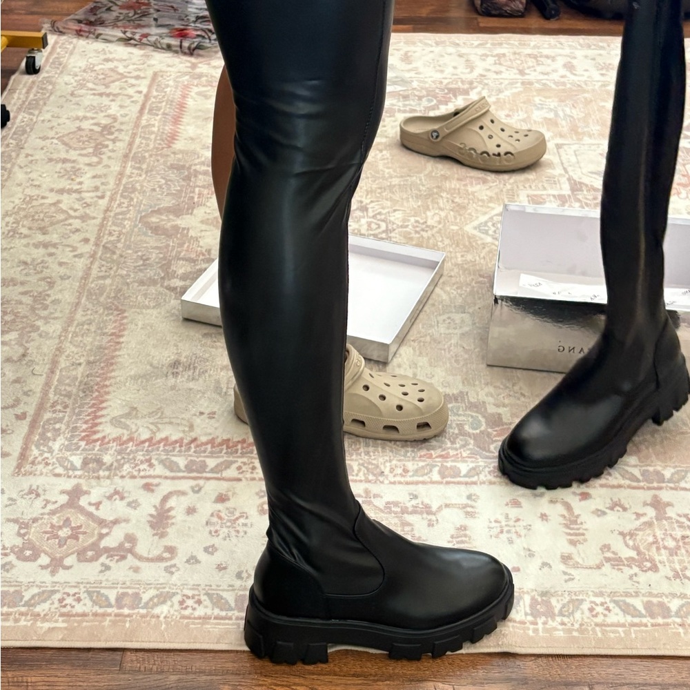 BRAND NEW- Azalea Wang Black Over-the-Knee Stretchy Leather Boots